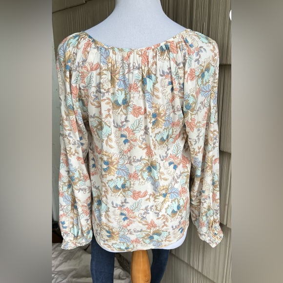 NWT Lovestitch Floral Button-Front Tie Blouse - Picture 2 of 3